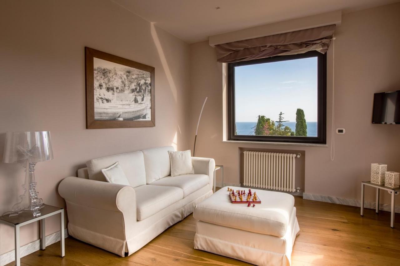 Fenetre Sur Le Blue Apartman Taormina Kültér fotó